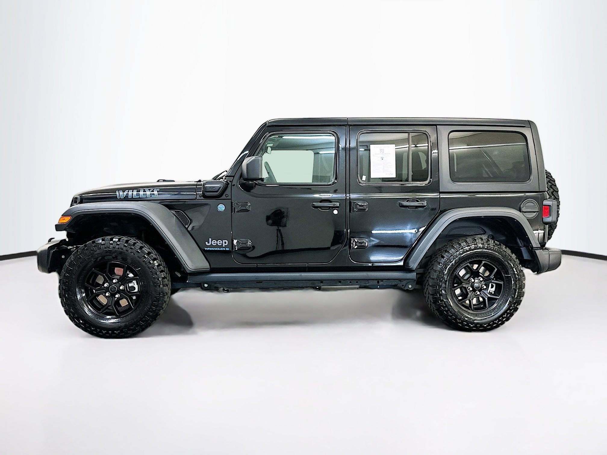 Used 2025 Jeep Wrangler Willys image 4