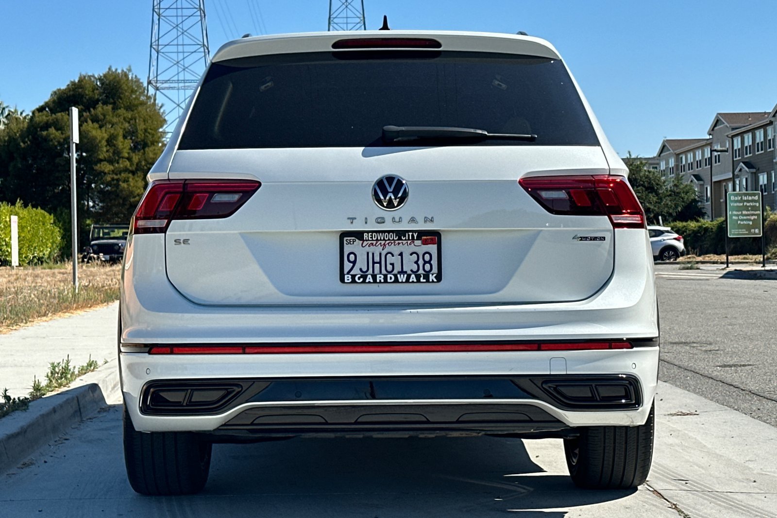 Used 2023 Volkswagen Tiguan SE R-Line AWD/4WD image 5