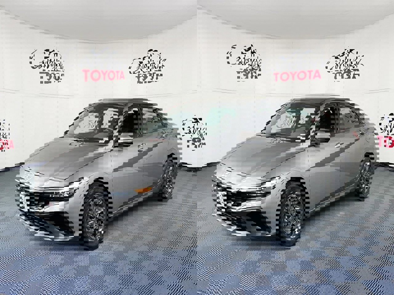 Used 2024 Hyundai Elantra SEL image 2