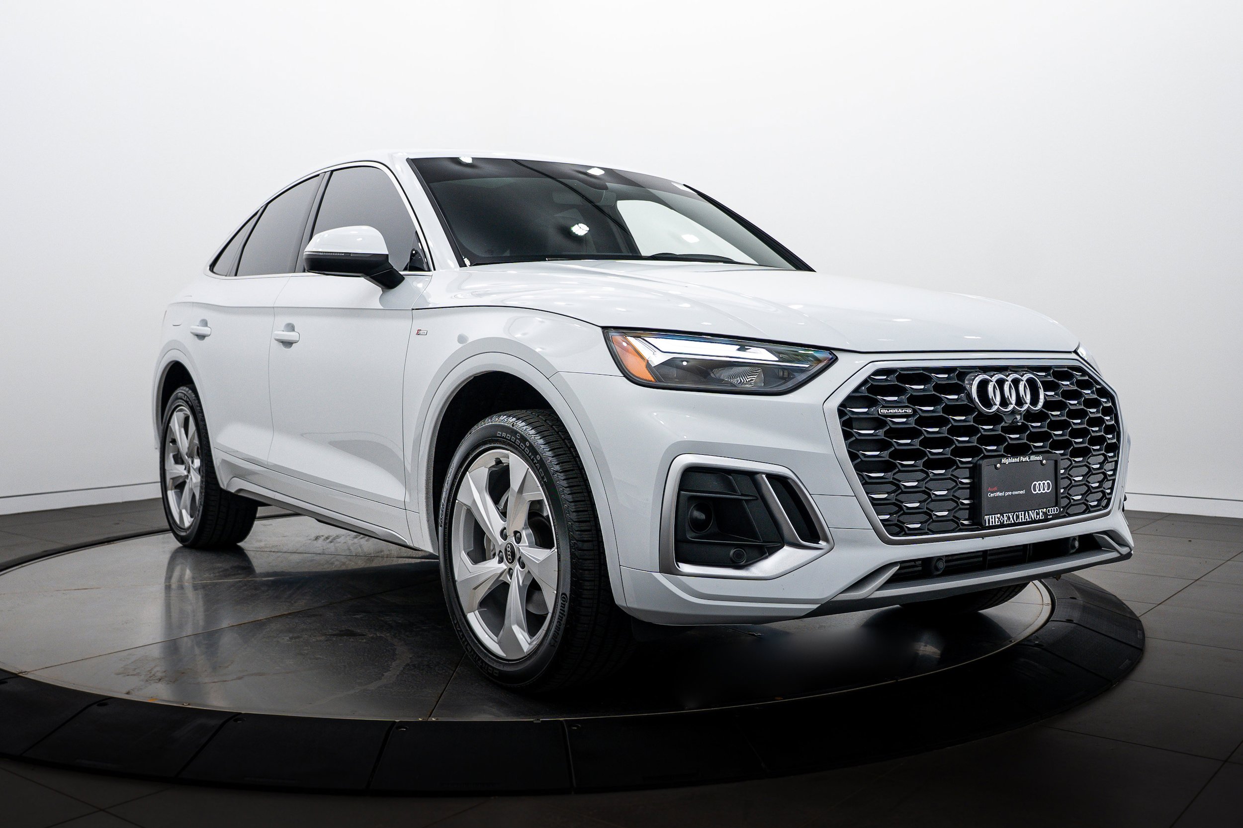 Certified 2024 Audi Q5 2.0T Premium Plus w/ Premium Plus Package AWD/4WD image 2