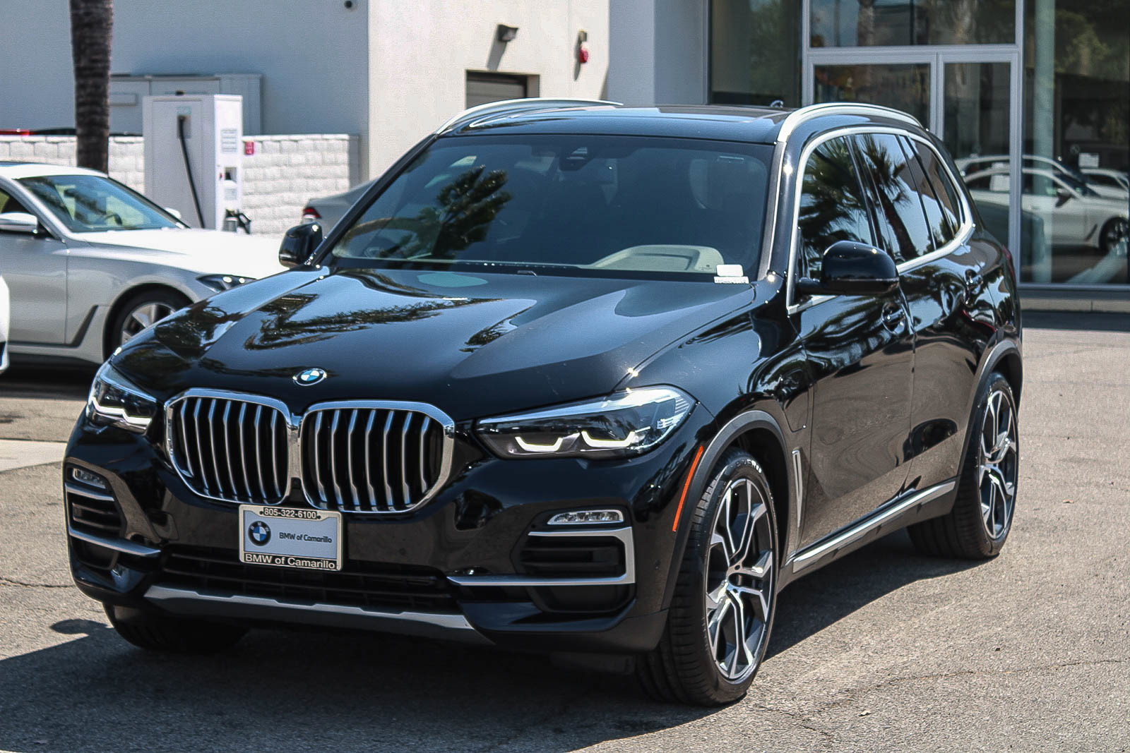 Used 2021 BMW X5 xDrive45e w/ Parking Assistance Package AWD/4WD image 3