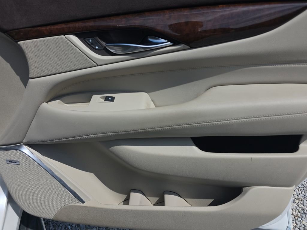 Used 2016 Cadillac Escalade ESV Luxury image 22