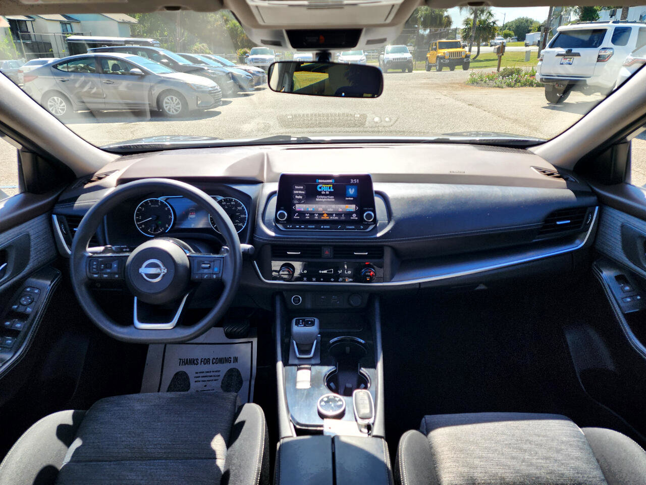 Used 2023 Nissan Rogue SV image 9