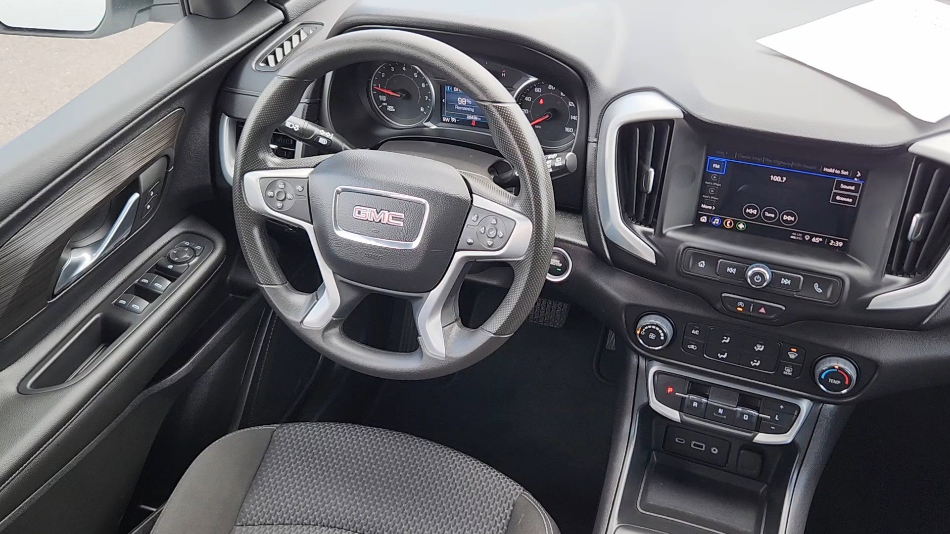 Used 2024 GMC Terrain SLE AWD/4WD image 5