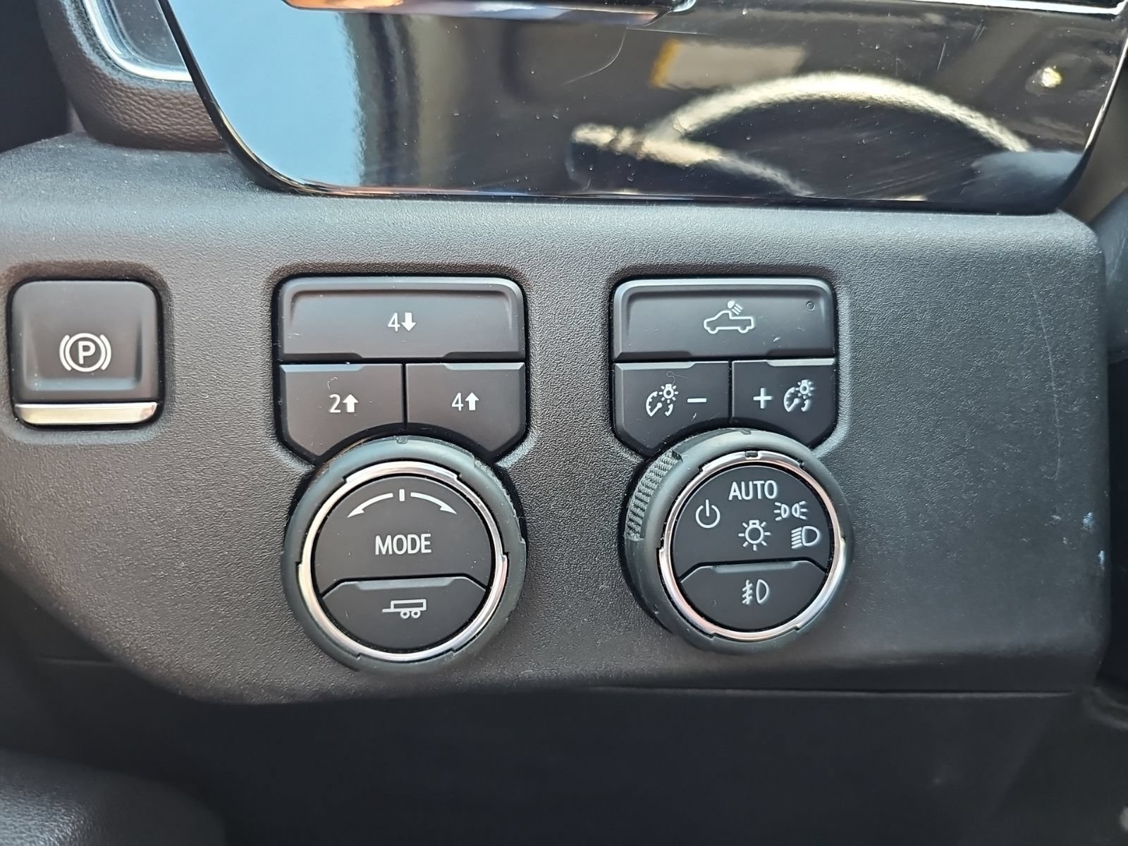 Used 2025 Chevrolet Silverado 2500 LT w/ Convenience Package AWD/4WD image 12