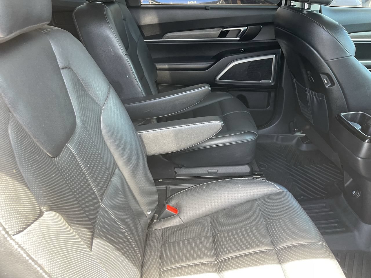 Used 2022 Kia Telluride EX w/ EX Premium Package FWD image 8
