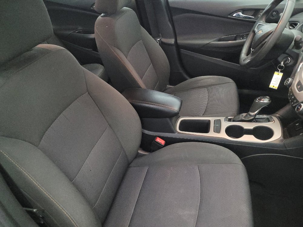 Used 2018 Chevrolet Cruze LS image 21