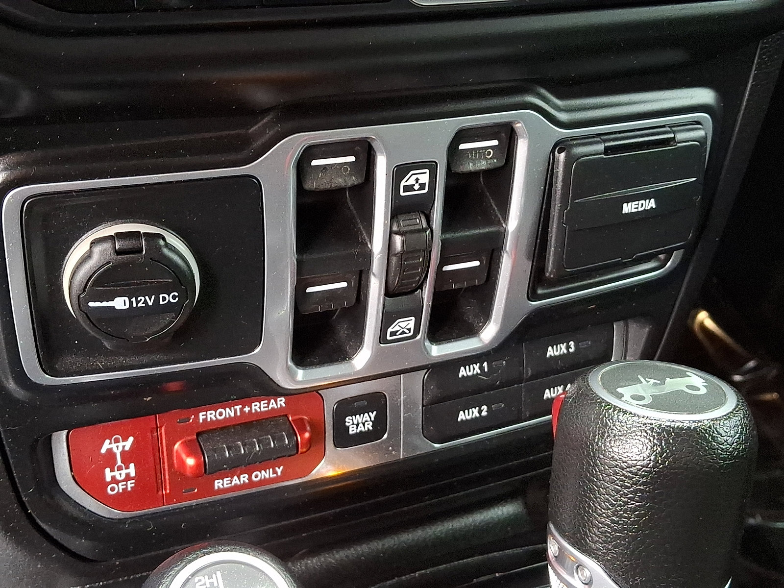 Used 2018 Jeep Wrangler Unlimited Rubicon w/ Uconnect 4C Nav & Sound Group image 26