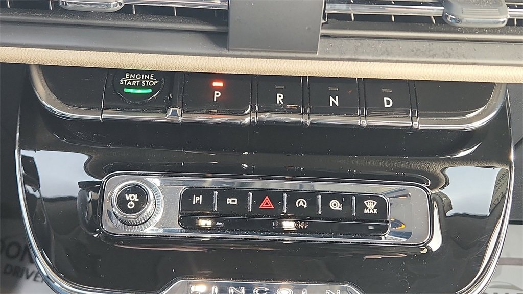 Used 2025 Lincoln Corsair FWD w/ Equipment Group 101A image 24