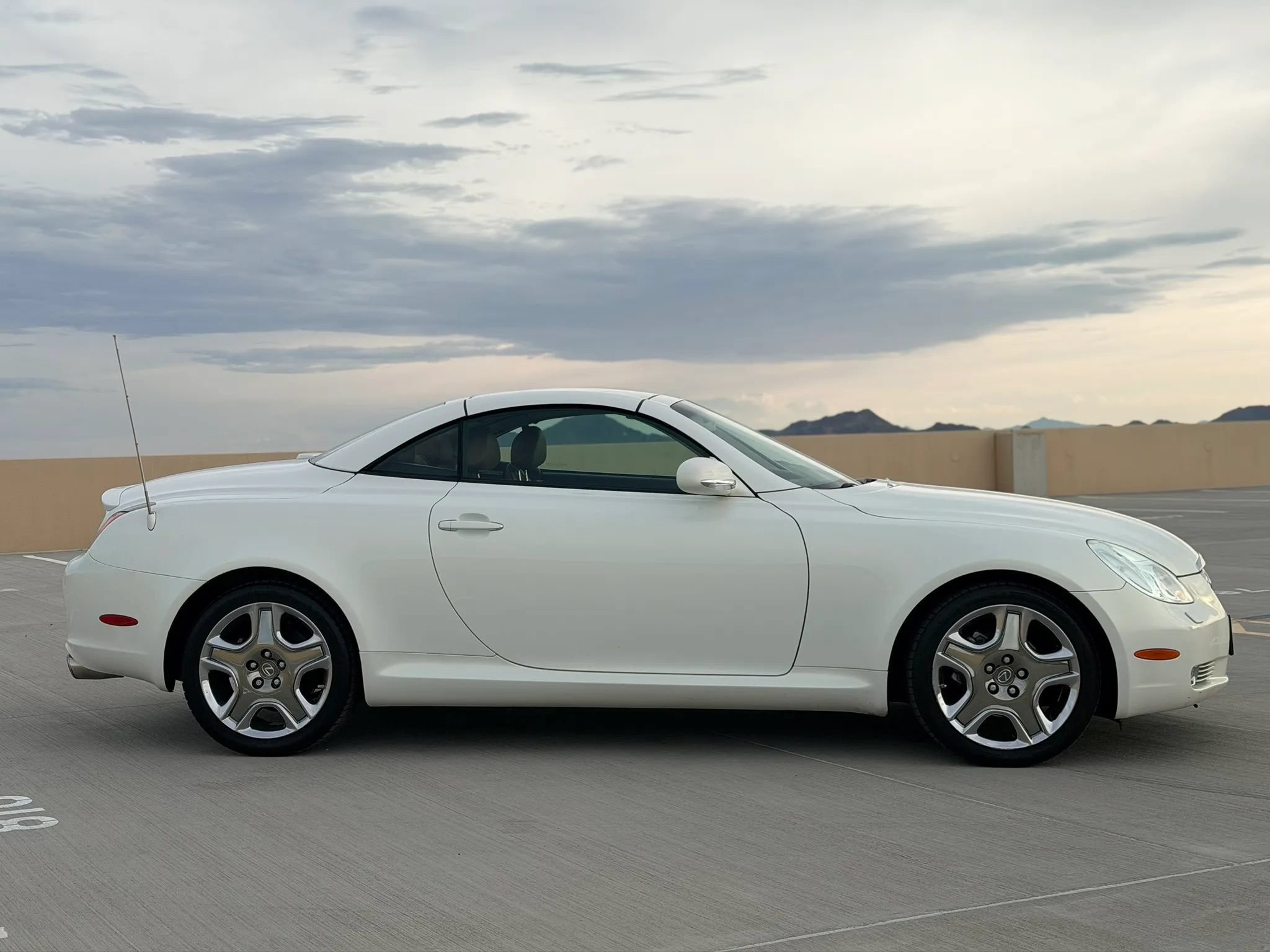 Used 2003 Lexus SC 430 Convertible RWD image 7