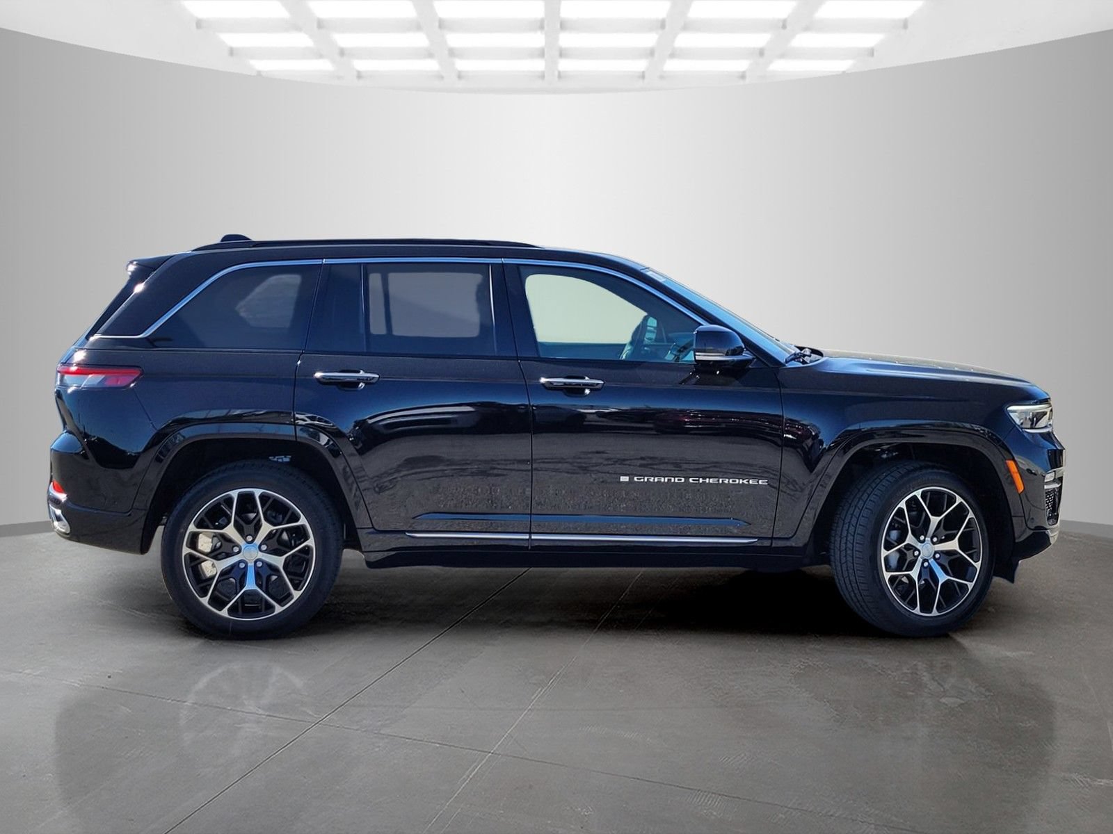 New 2025 Jeep Grand Cherokee Summit AWD/4WD image 3