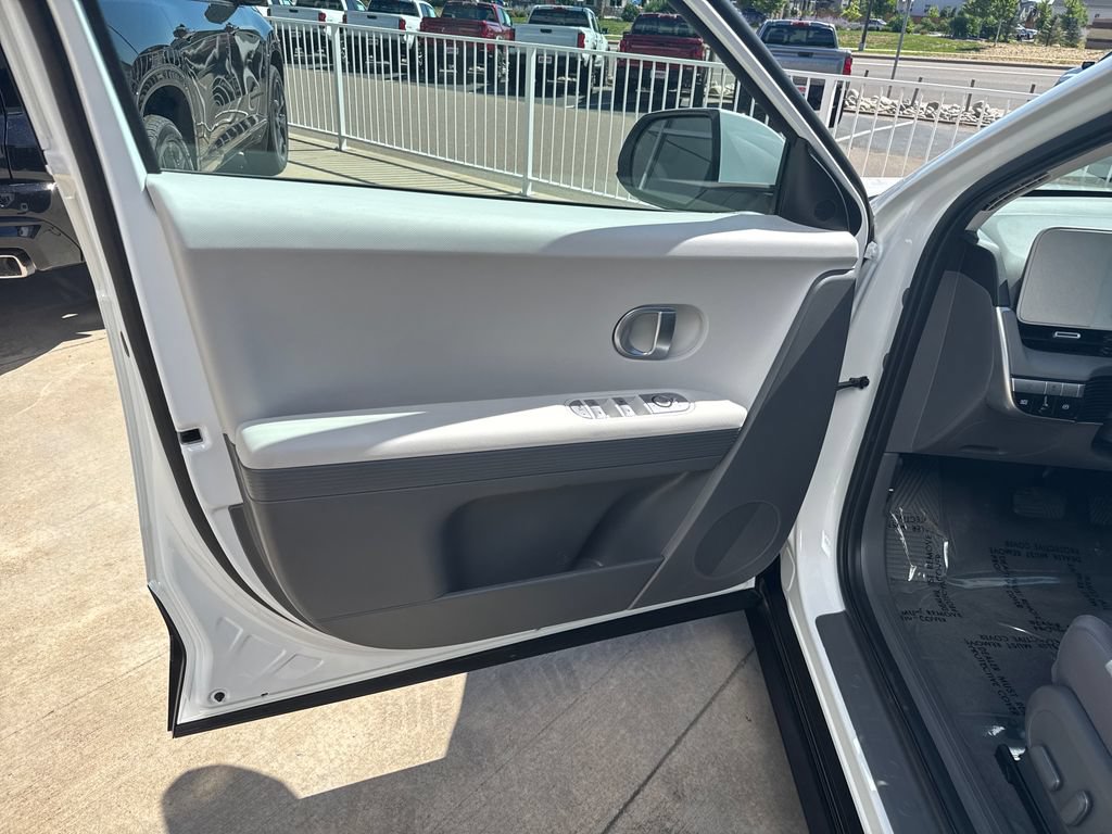 Used 2024 Hyundai Ioniq 5 SE AWD/4WD image 10