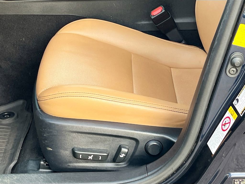 Used 2018 Lexus IS 300 AWD w/ Comfort Package image 19