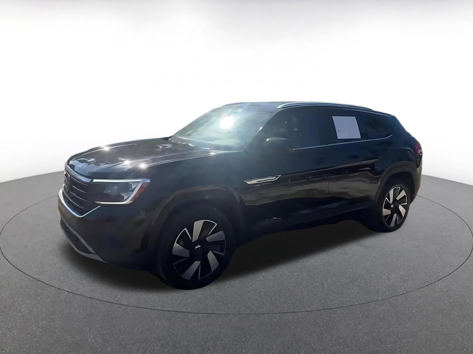 Used 2025 Volkswagen Atlas Cross Sport SE image 8