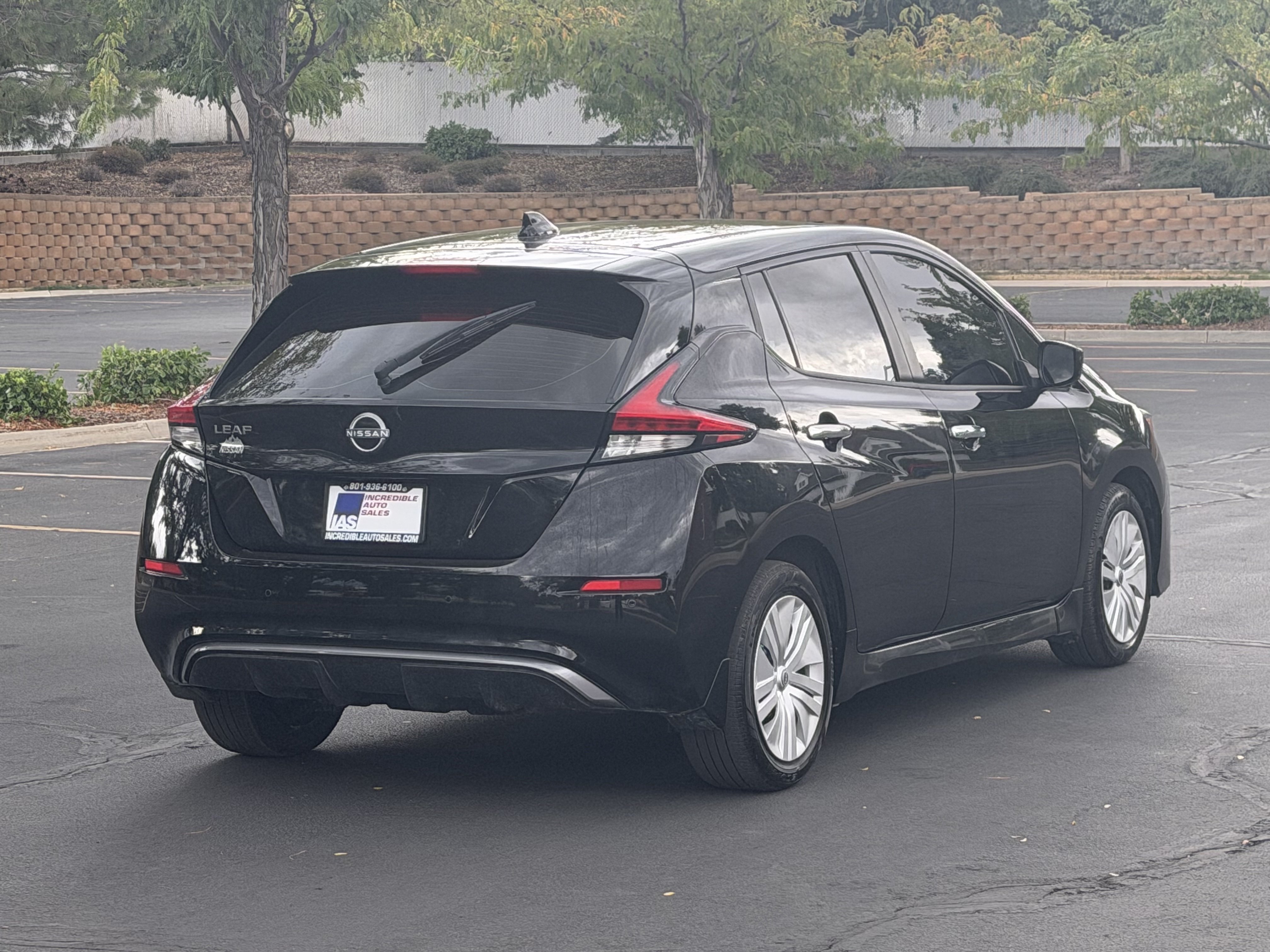 Used 2025 Nissan Leaf S FWD image 5