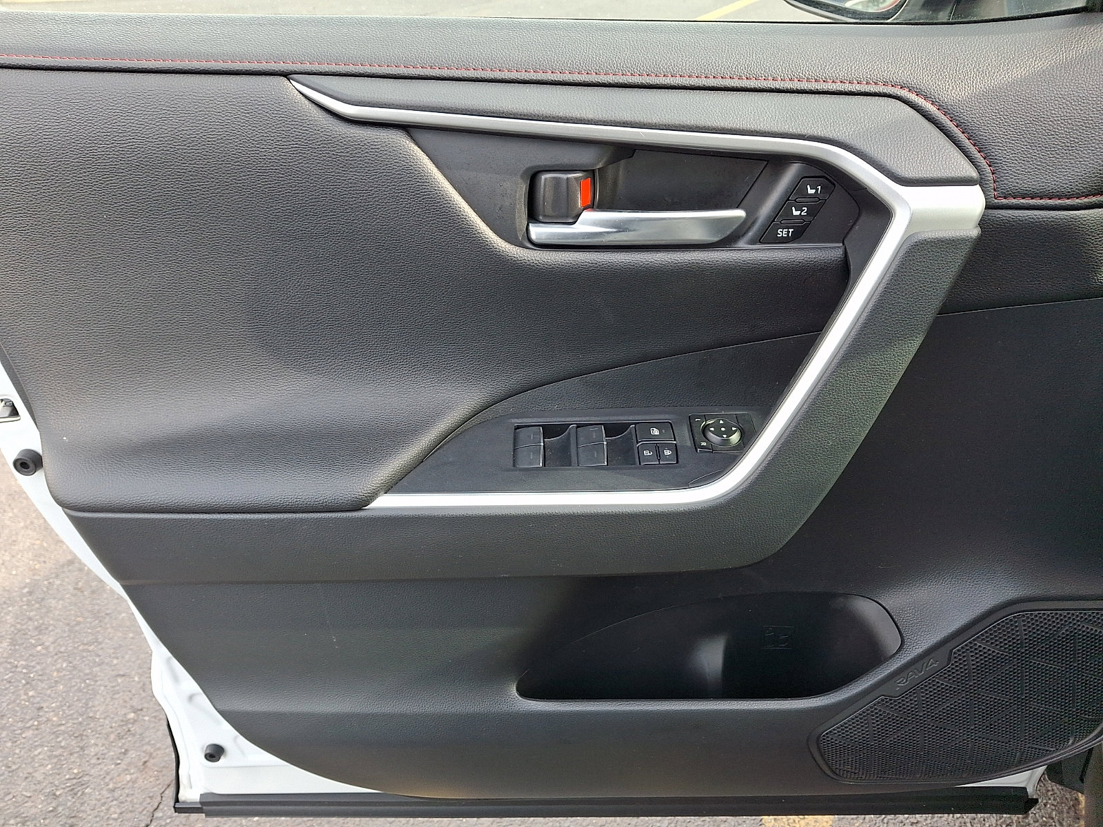 Used 2024 Toyota RAV4 XSE w/ Premium Package image 12