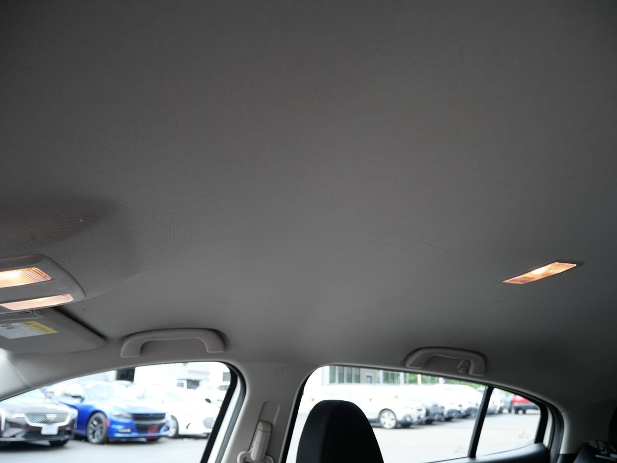 Used 2015 MAZDA MAZDA3 i Touring FWD image 12