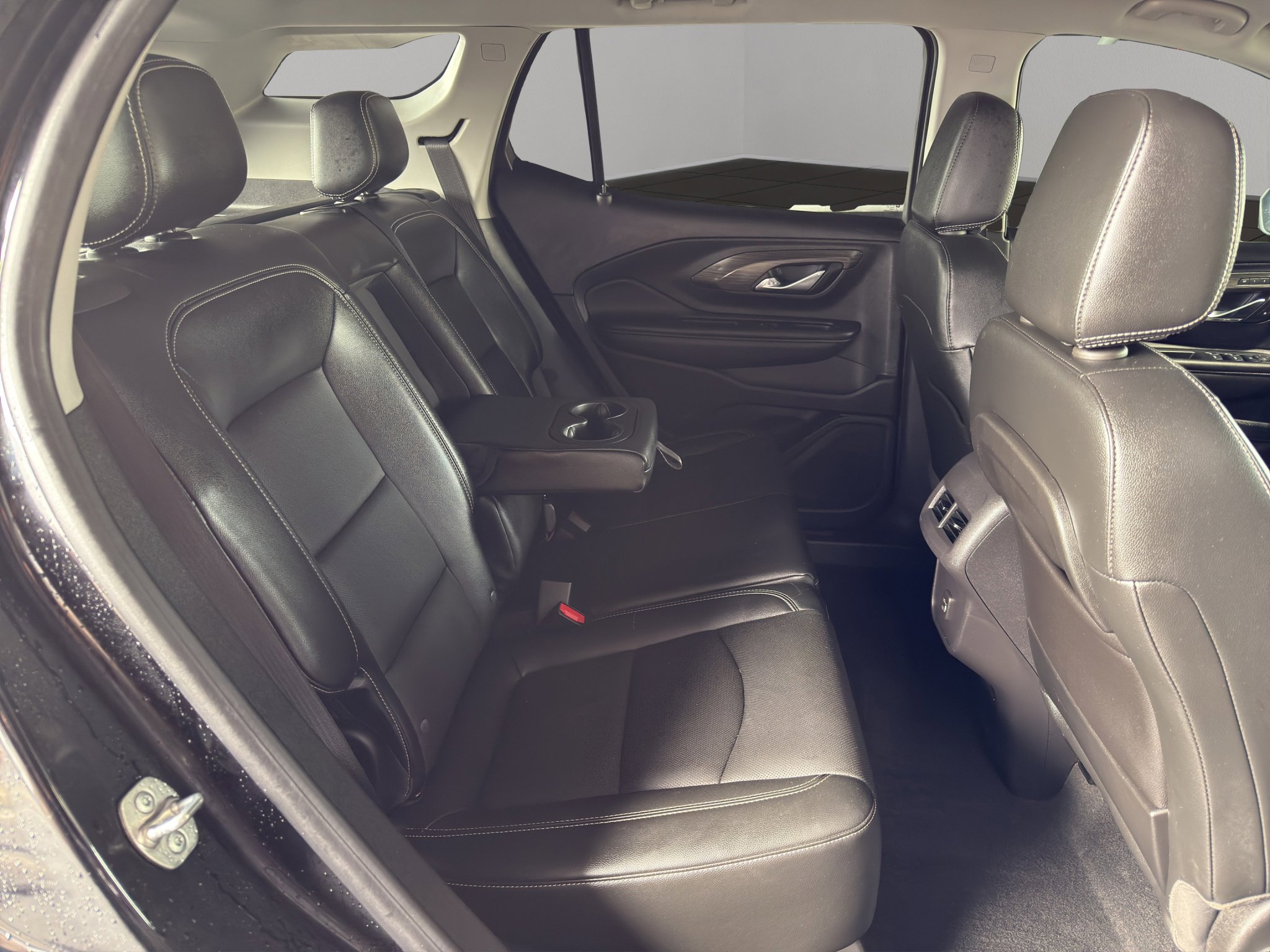 Used 2024 GMC Terrain SLT w/ Infotainment Package II image 19