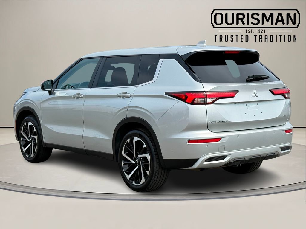 Used 2024 Mitsubishi Outlander SE image 4