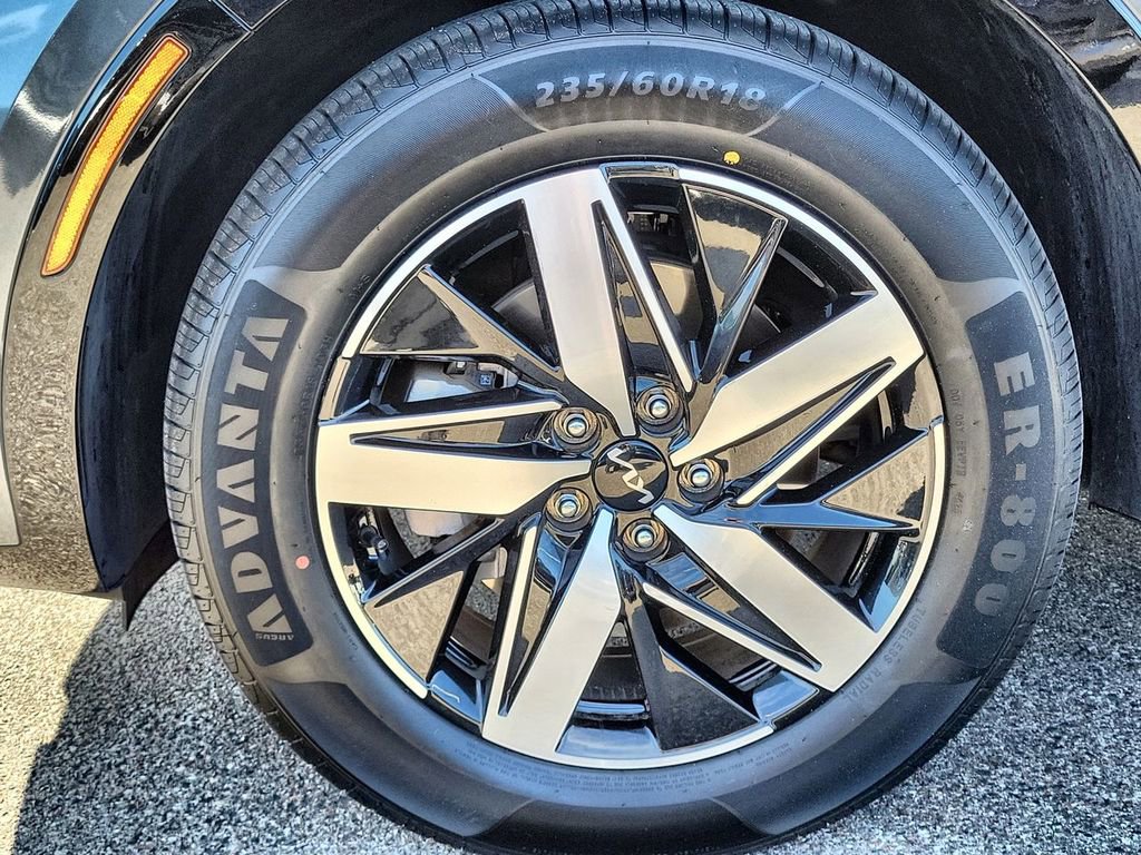 Used 2023 Kia Sorento S w/ Panoramic Sunroof Package image 11