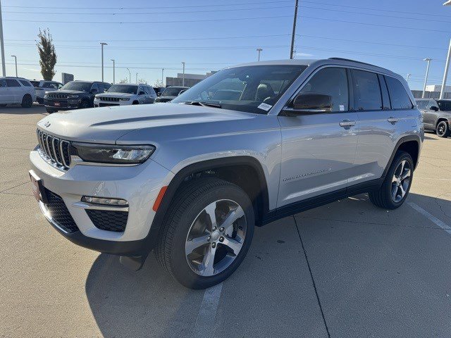 New 2025 Jeep Grand Cherokee Limited image 3