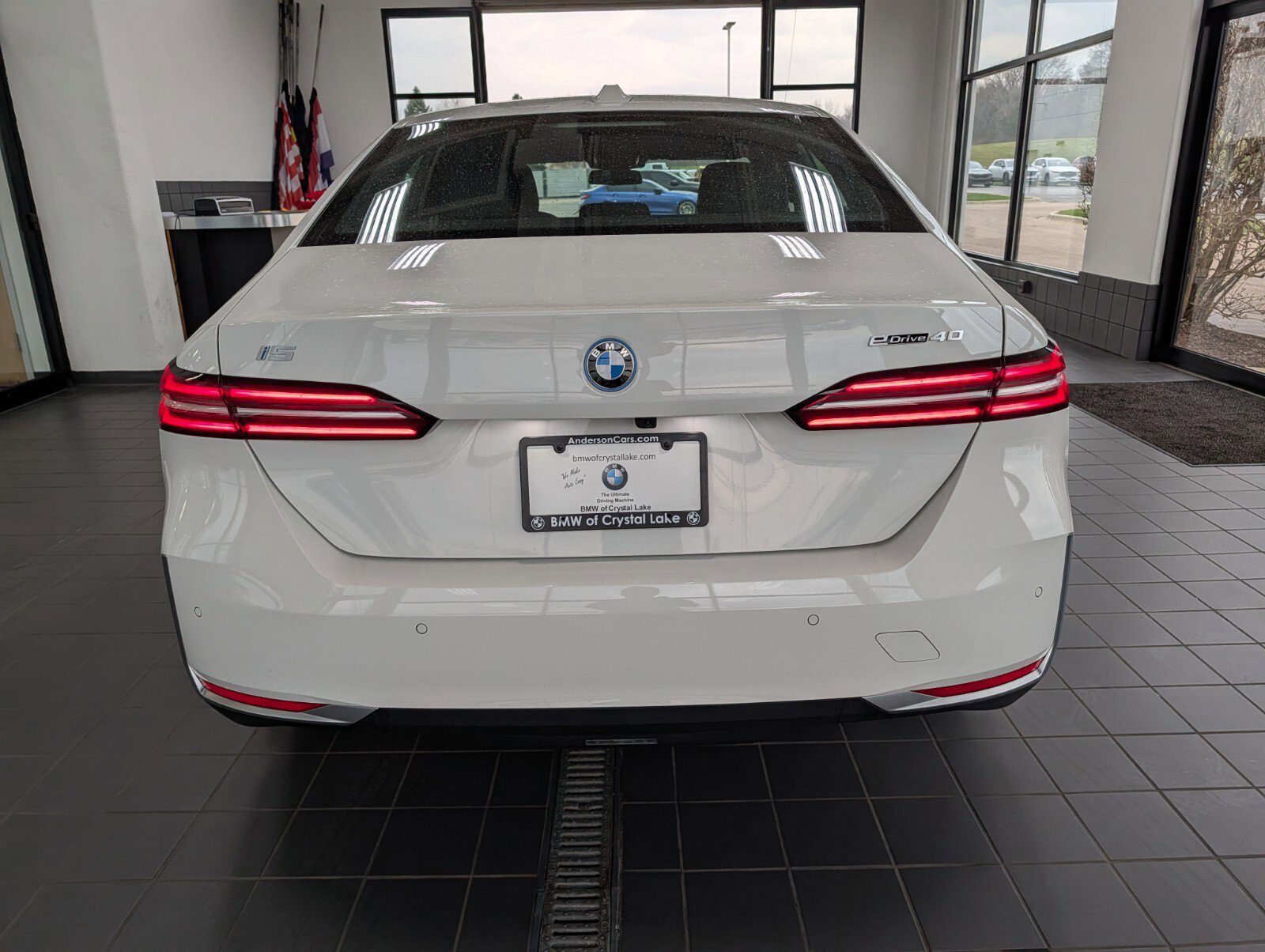 Used 2024 BMW i5 eDrive40i w/ M Sport Package image 3