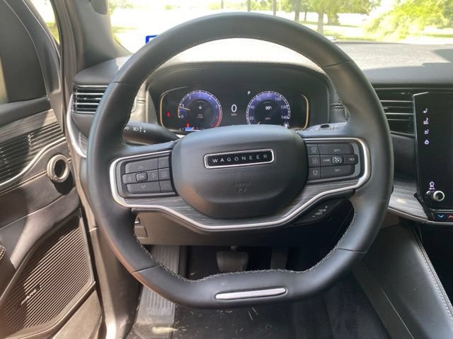 Used 2024 Jeep Wagoneer L Series II RWD image 19