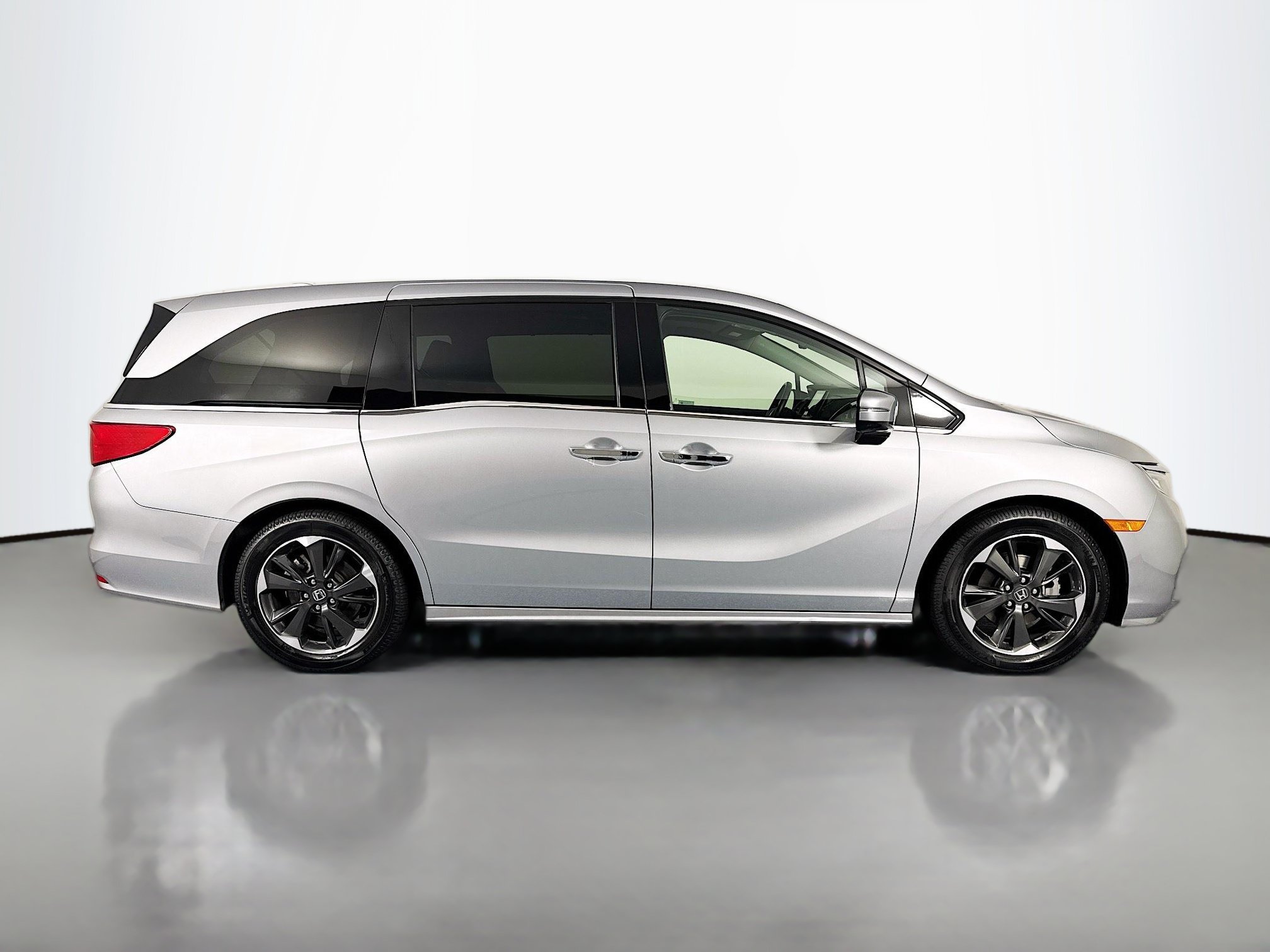 Certified 2024 Honda Odyssey Elite image 4