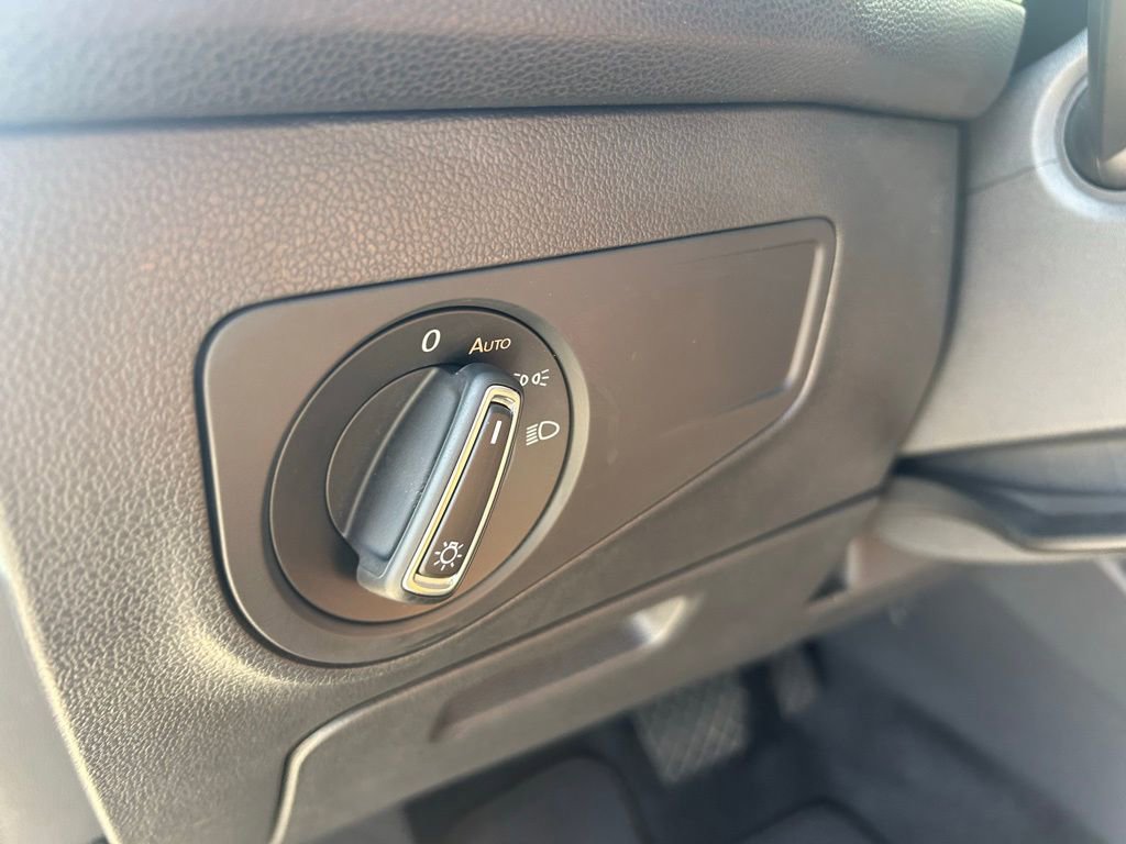 Used 2019 Volkswagen Tiguan SE w/ Panoramic Sunroof Package image 51