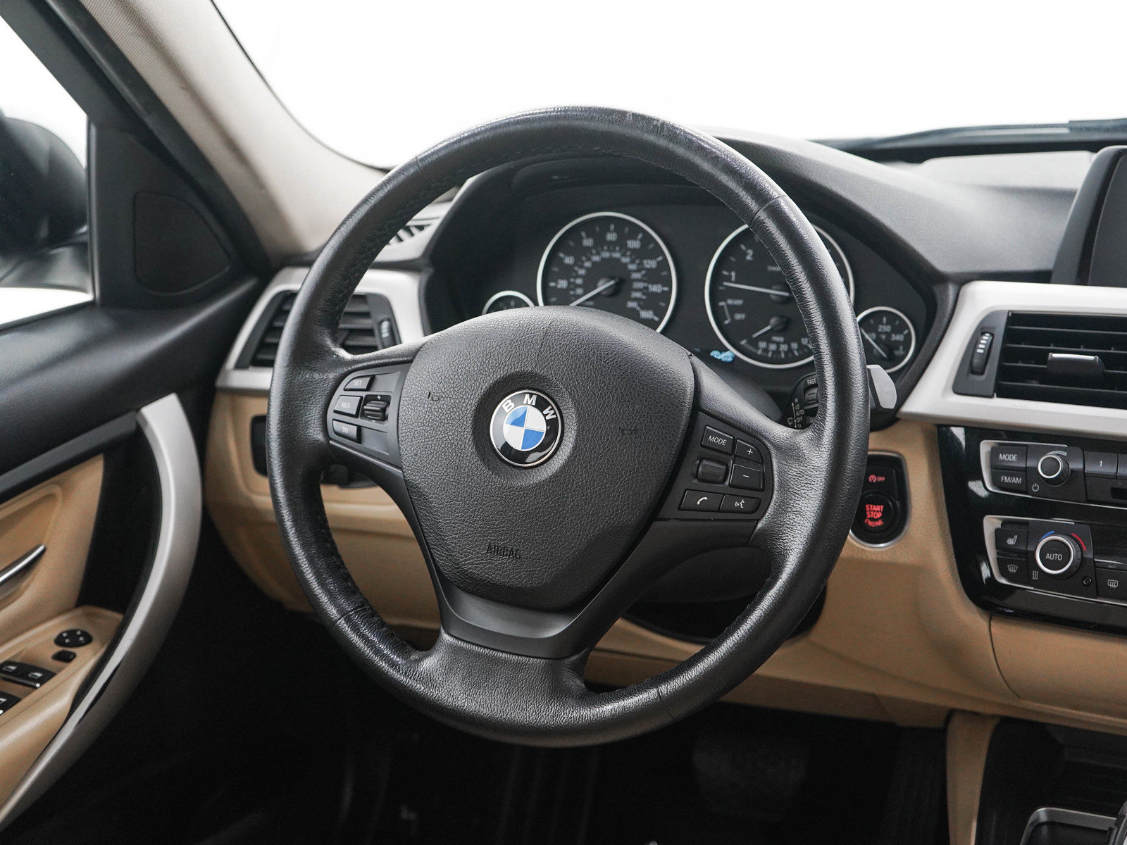 Used 2018 BMW 320i xDrive Sedan AWD/4WD image 14