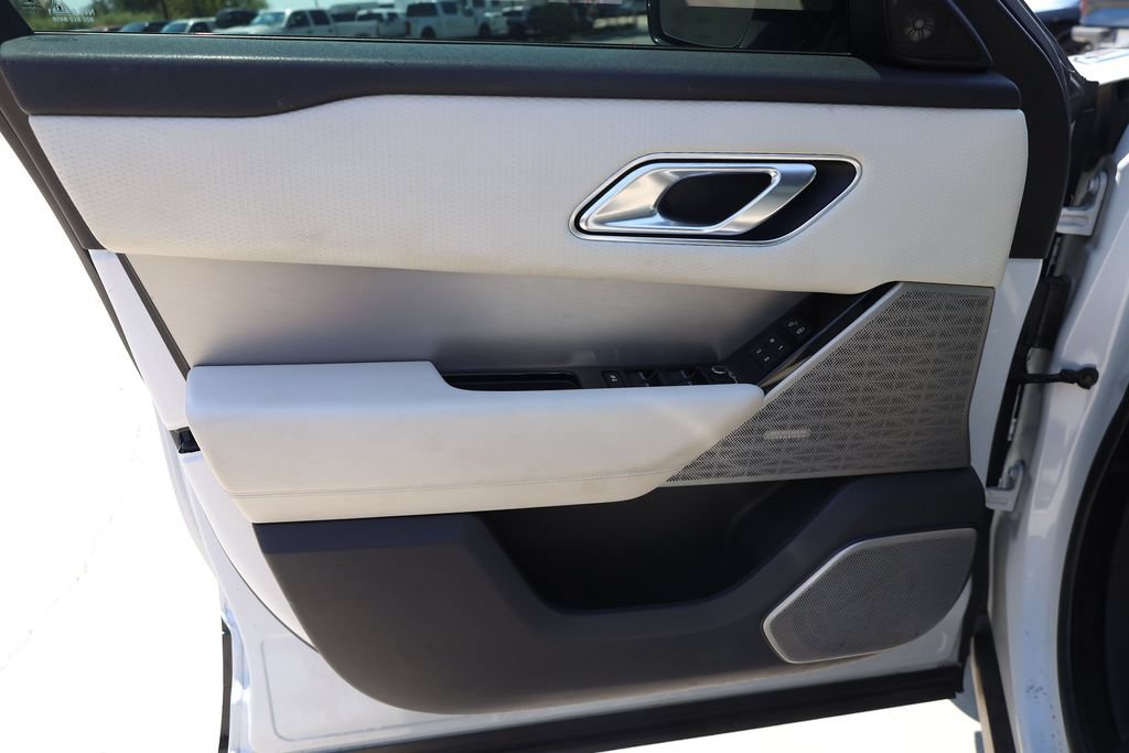Used 2018 Land Rover Range Rover Velar R-Dynamic SE AWD/4WD image 10