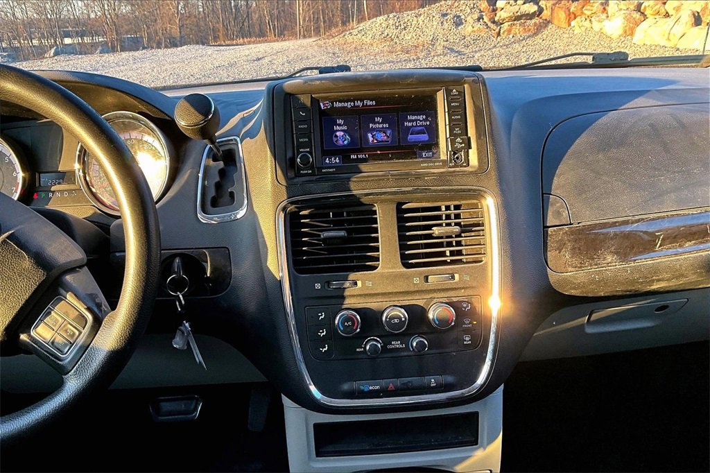 Used 2019 Dodge Grand Caravan SE image 6