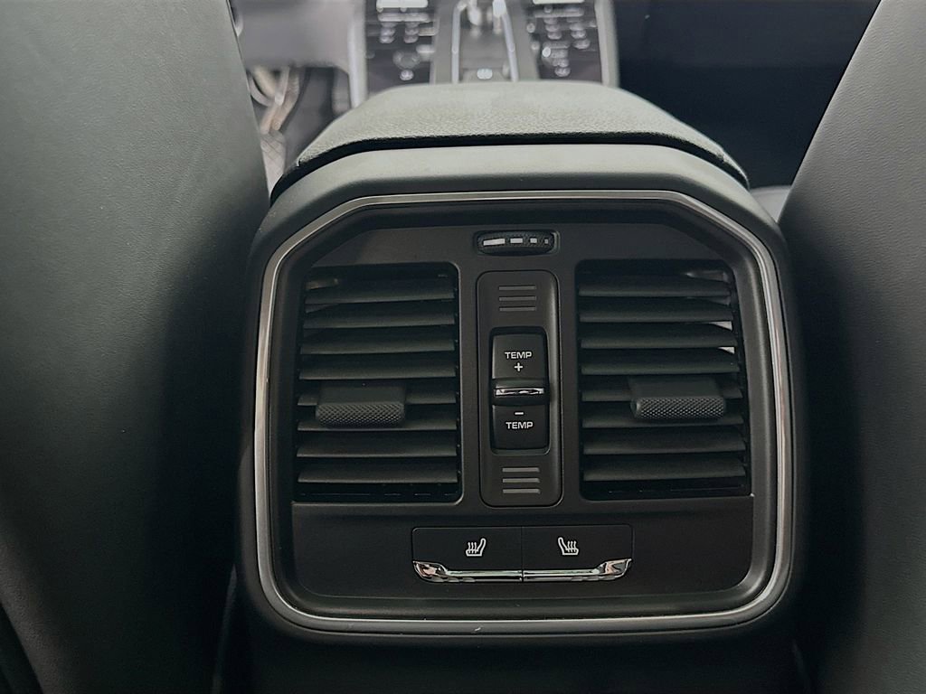 New 2025 Porsche Macan image 27