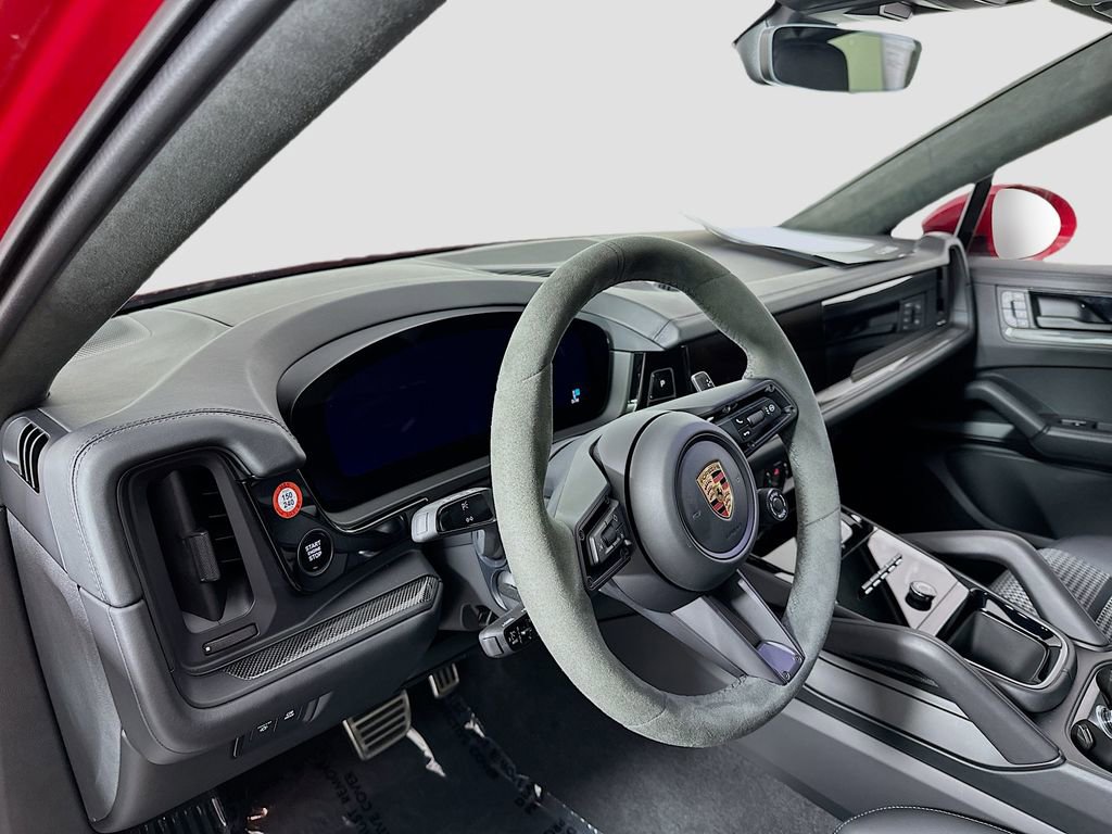 Certified 2025 Porsche Cayenne GTS AWD/4WD image 4