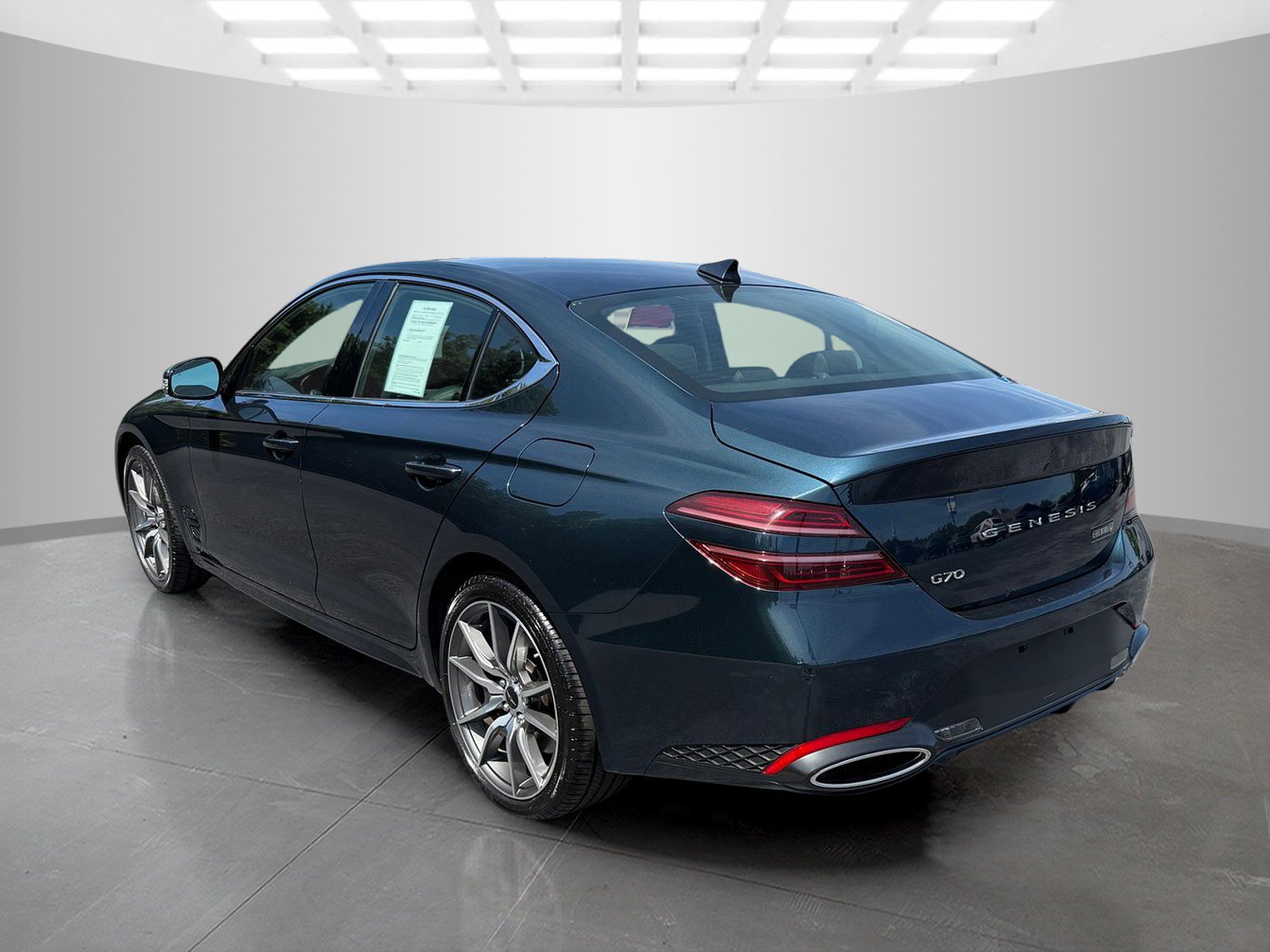 Used 2025 Genesis G70 2.5T RWD image 4