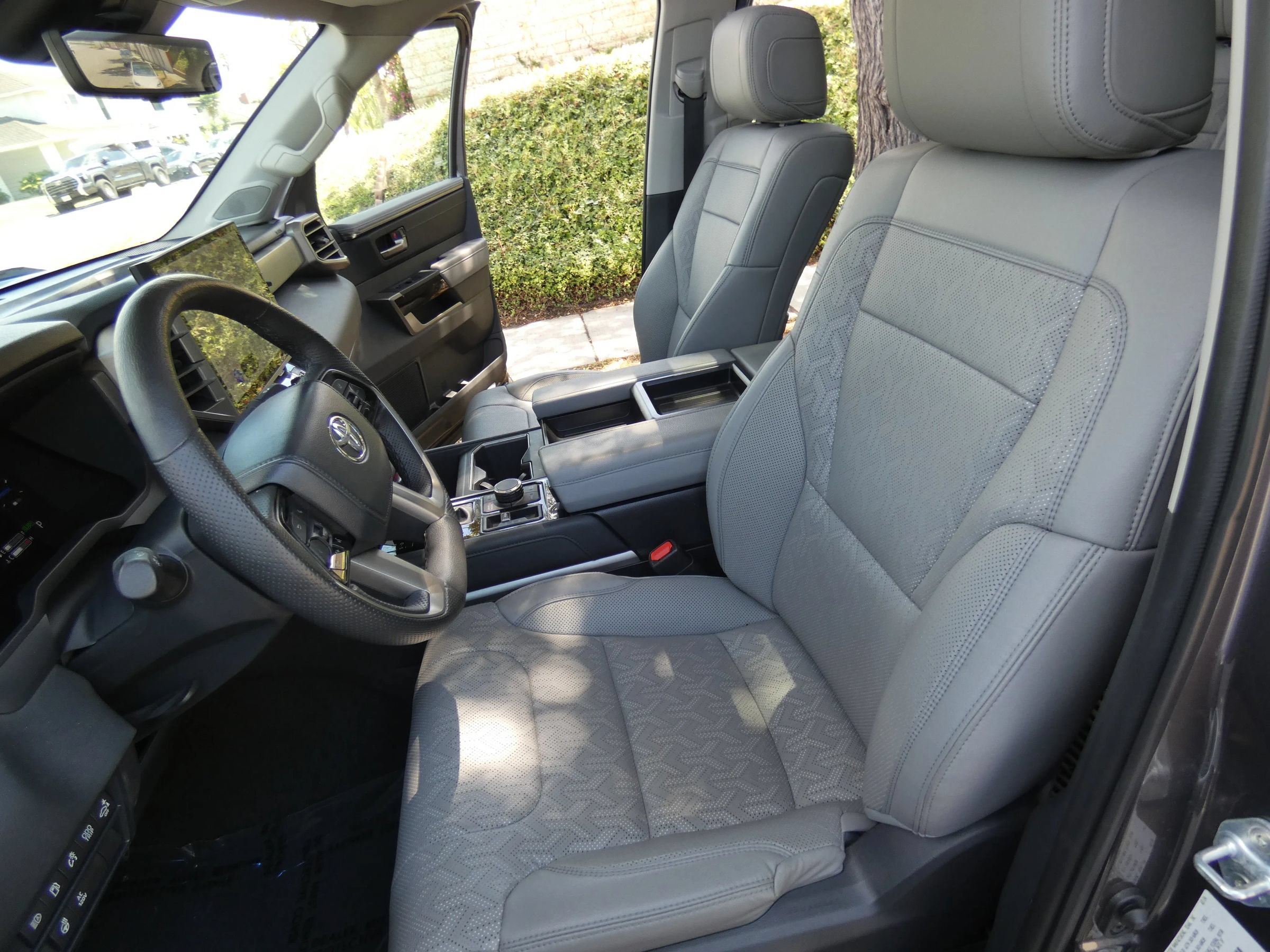 Used 2024 Toyota Tundra Limited w/ TRD Off-Road Package AWD/4WD image 61