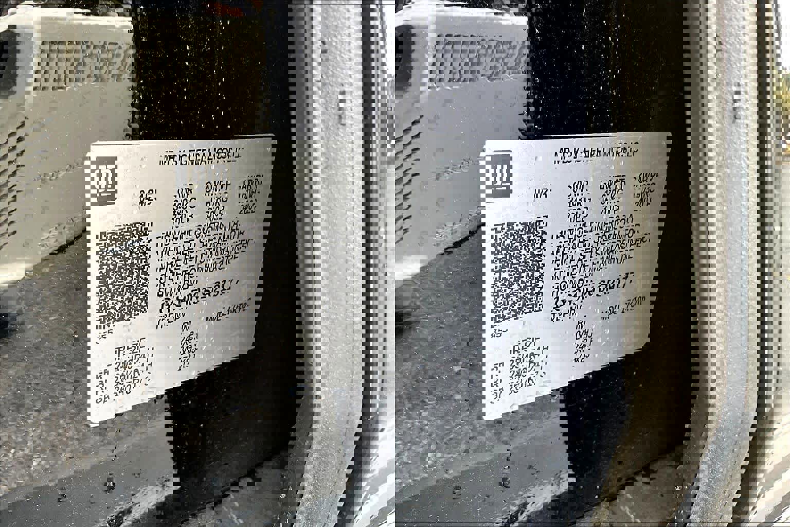 Used 2025 Cadillac Escalade V w/ LPO, ONYX Package image 36