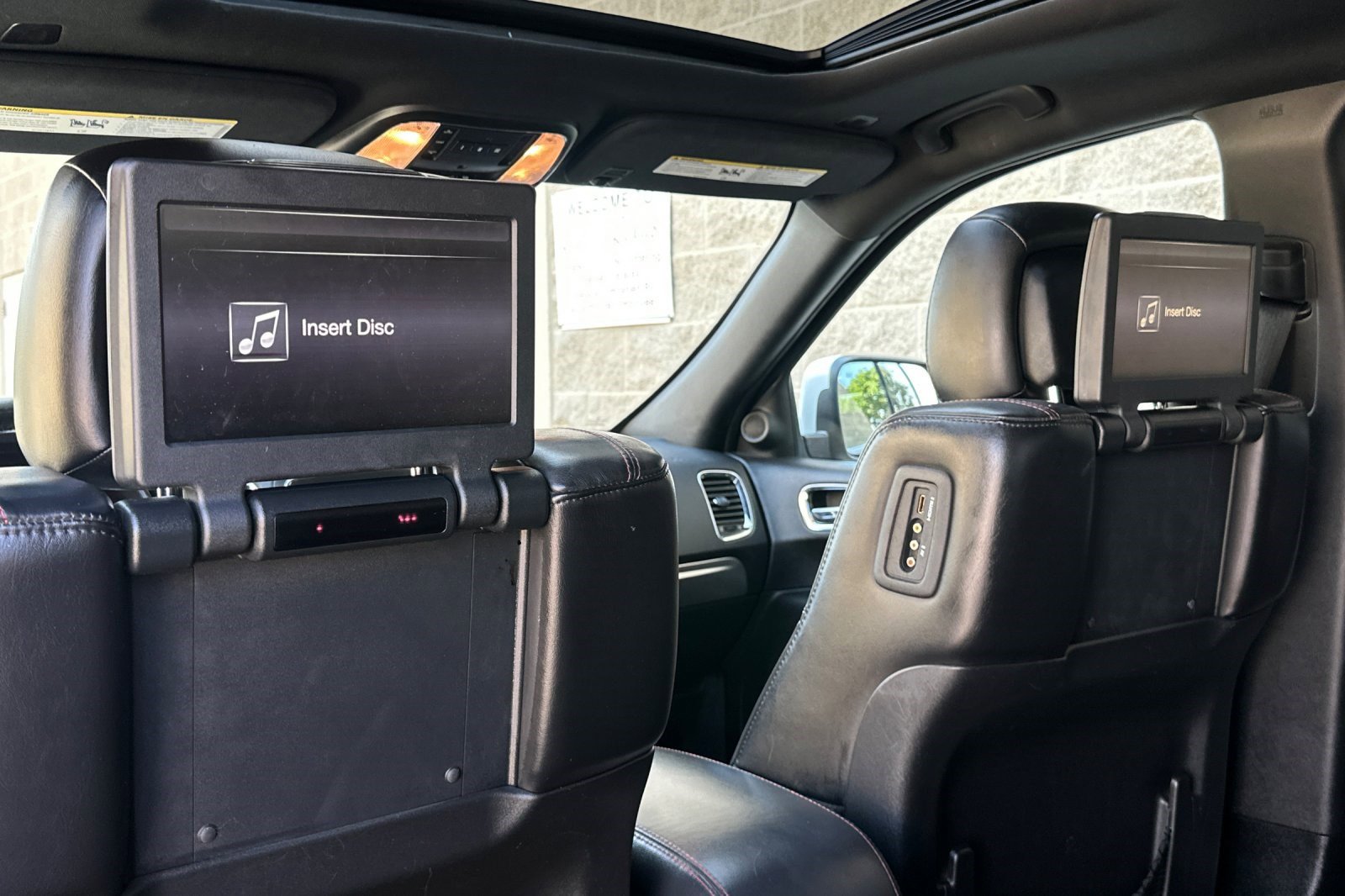 Used 2017 Dodge Durango R/T w/ Technology Group RWD image 33