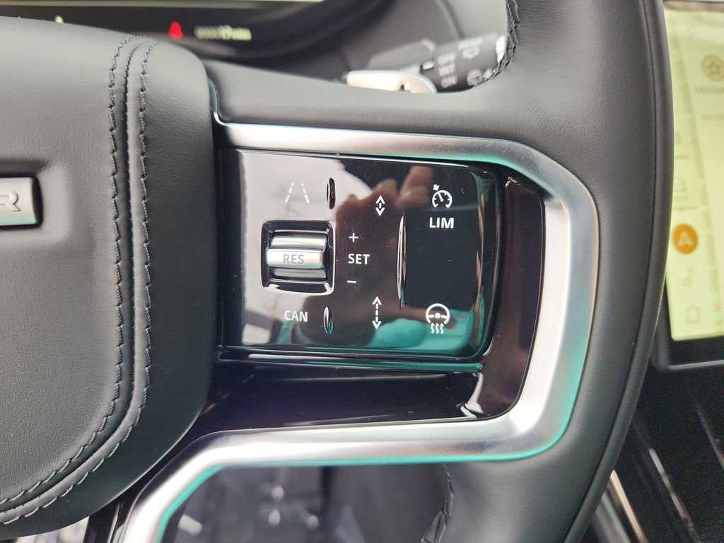 Used 2025 Land Rover Range Rover Sport SE image 20