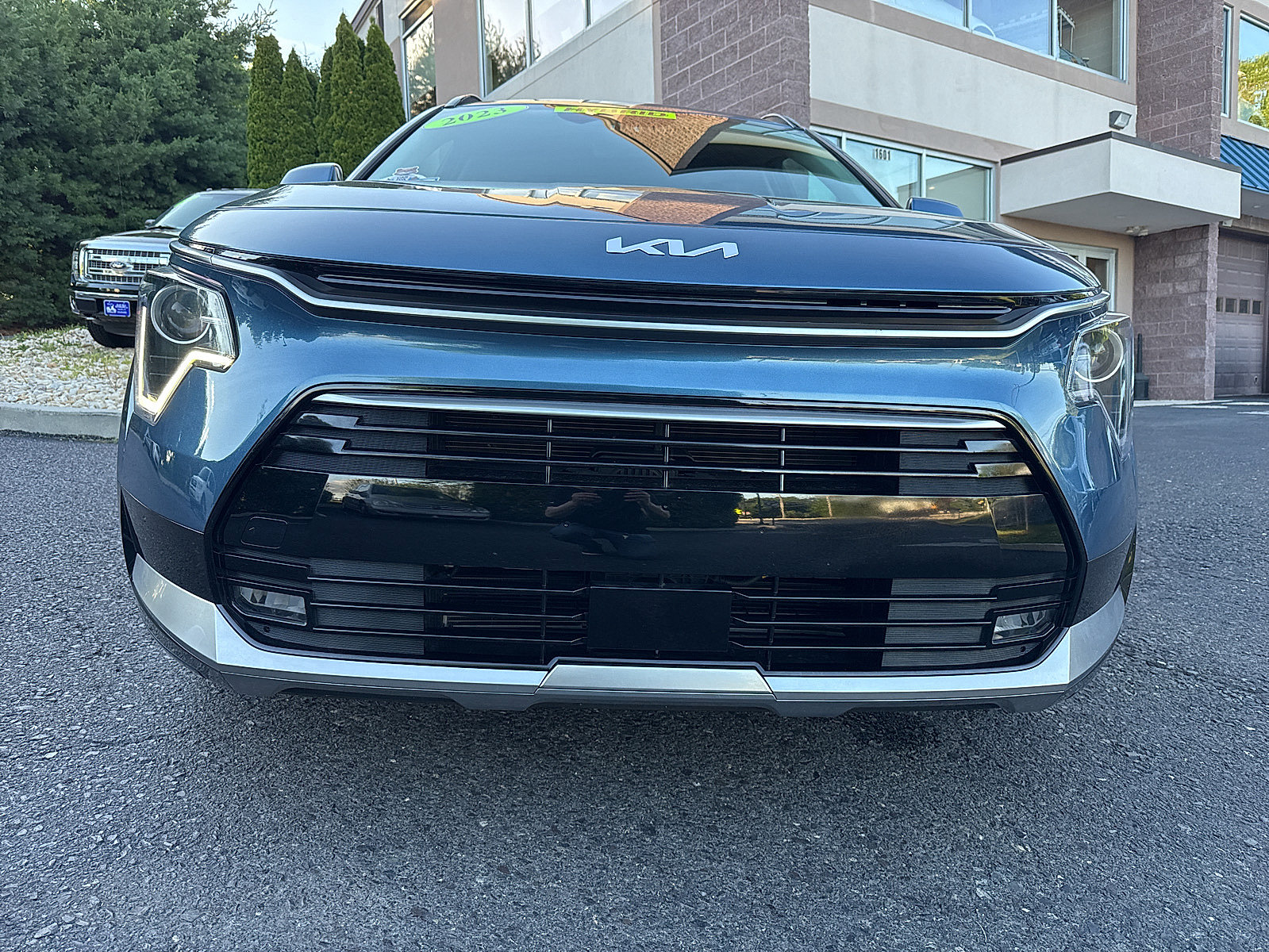 Used 2023 Kia Niro EX Touring FWD image 16