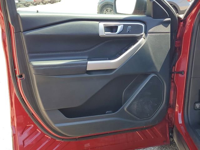 Used 2024 Ford Explorer XLT w/ Equipment Group 202A AWD/4WD image 11