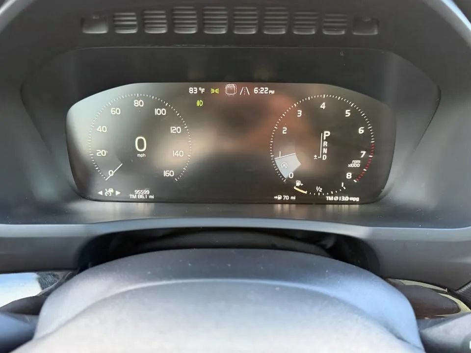 Used 2019 Volvo XC90 T5 Momentum w/ Multimedia Package FWD image 11