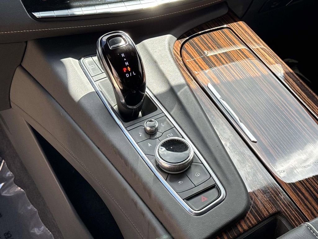 Used 2023 Cadillac Escalade ESV Luxury RWD image 35