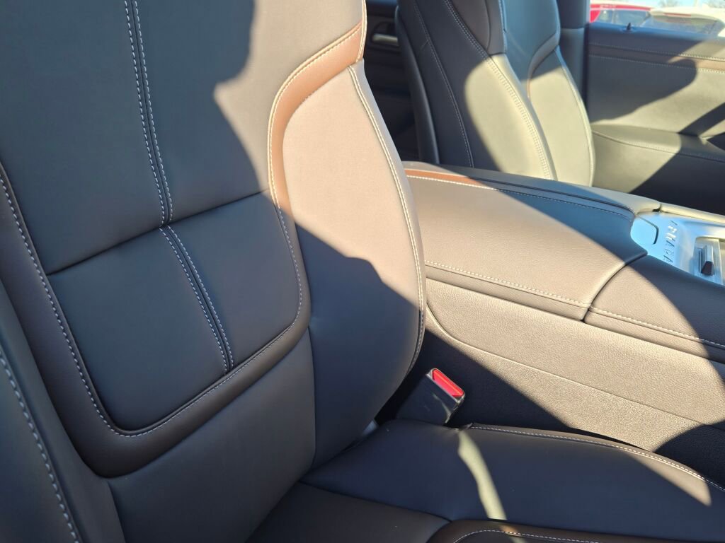 New 2026 Nissan Armada SL w/ Captain's Chari Seat Package image 6