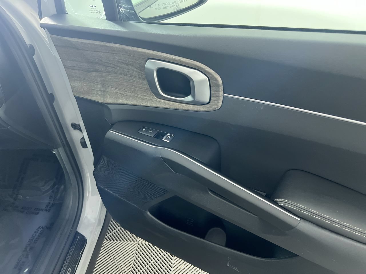 Used 2022 Kia Sorento EX w/ Panoramic Sunroof Package FWD image 31