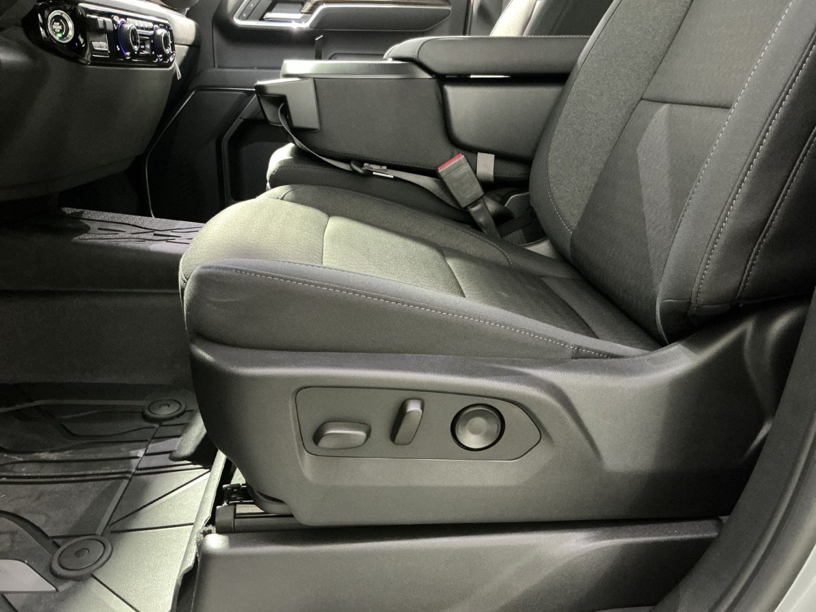 New 2026 Chevrolet Silverado 1500 LT w/ All Star Edition Plus AWD/4WD image 15