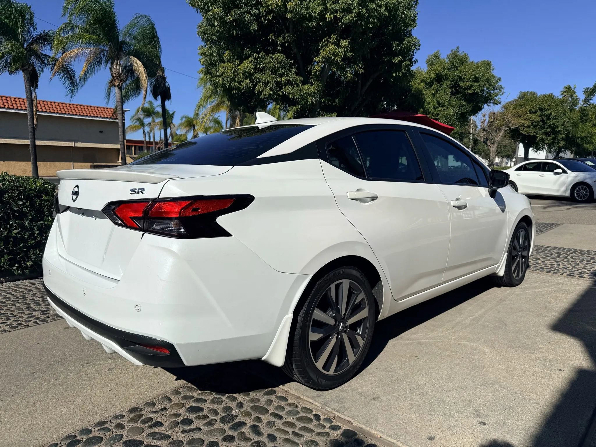 Used 2021 Nissan Versa SR w/ Convenience Package image 5