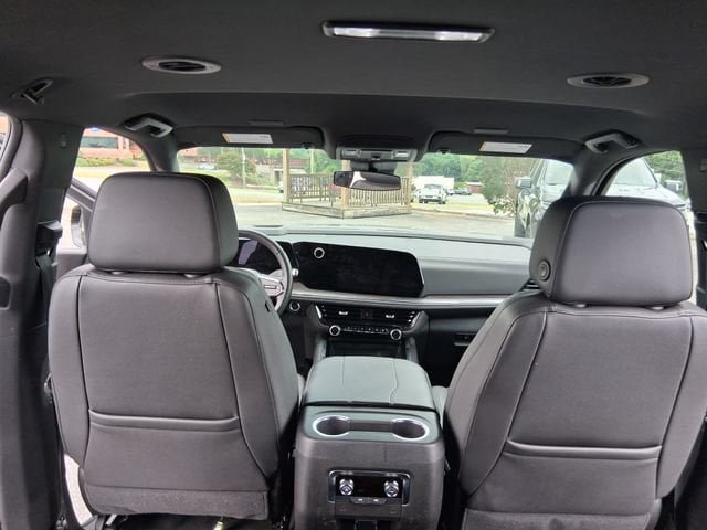 Used 2025 Chevrolet Tahoe LT AWD/4WD image 17