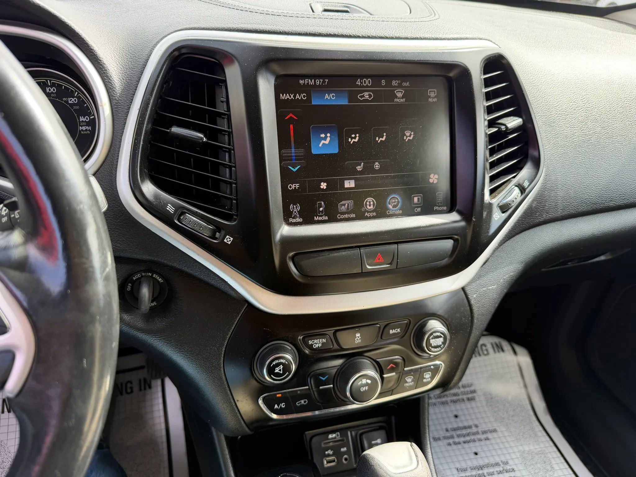 Used 2016 Jeep Cherokee Latitude w/ Cold Weather Group AWD/4WD image 14