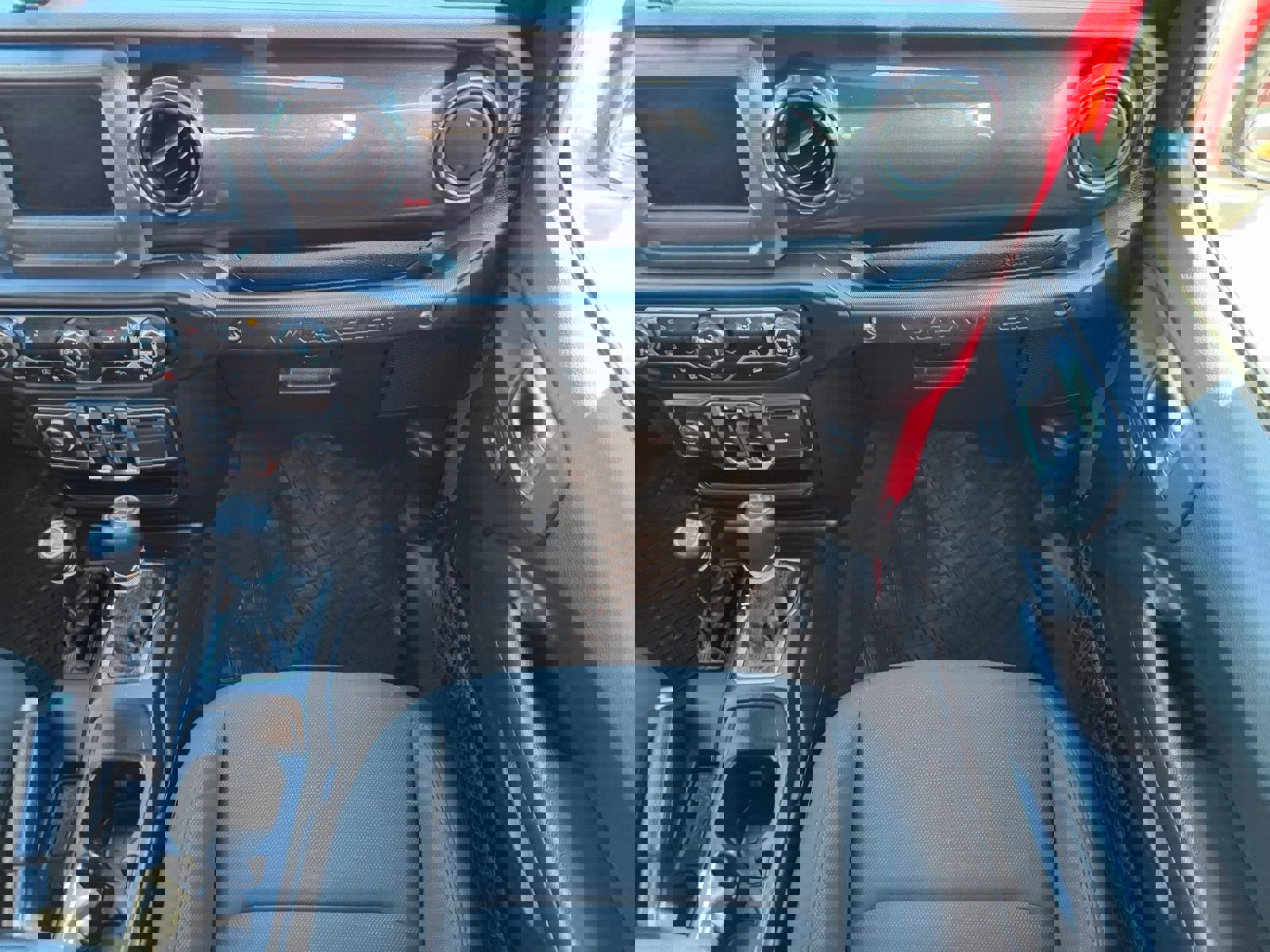 Used 2020 Jeep Wrangler Unlimited Sport image 17